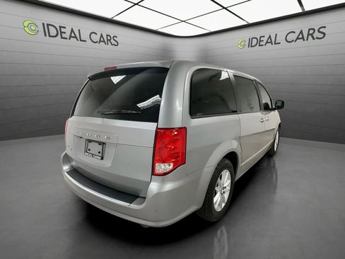 Used 2020 Dodge Grand Caravan SE FWD image 5