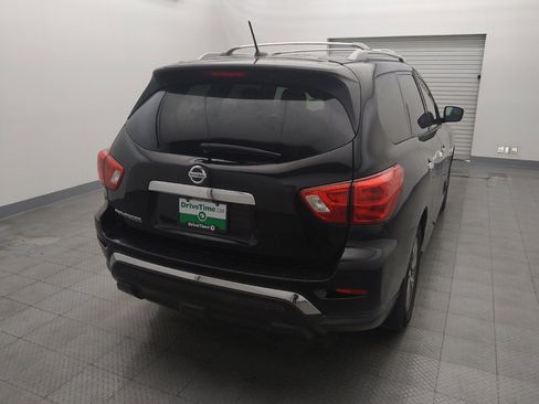 Used 2018 Nissan Pathfinder S image 7