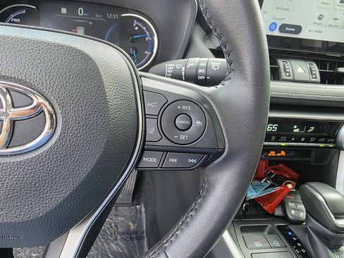 Used 2024 Toyota RAV4 XLE Premium image 17