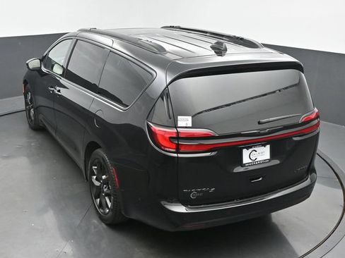 Used 2023 Chrysler Pacifica Limited w/ S Appearance Package FWD image 44
