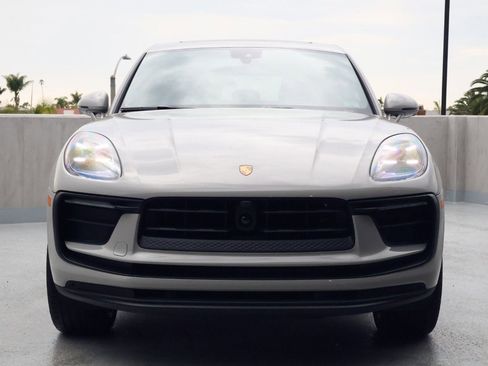 New 2026 Porsche Macan image 6