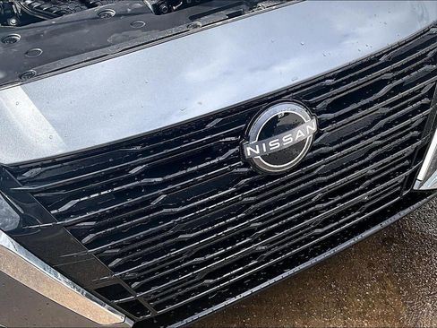 Used 2025 Nissan Altima 2.5 SV FWD image 30
