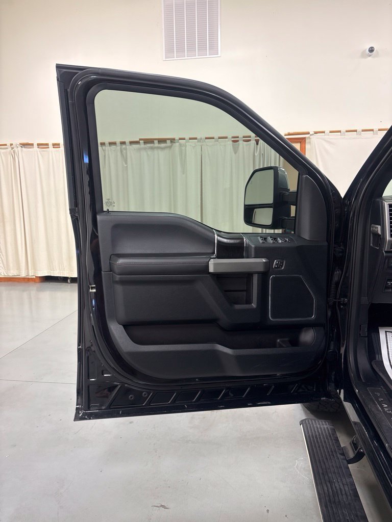 Used 2018 Ford F150 Platinum w/ Equipment Group 701A Luxury AWD/4WD image 18
