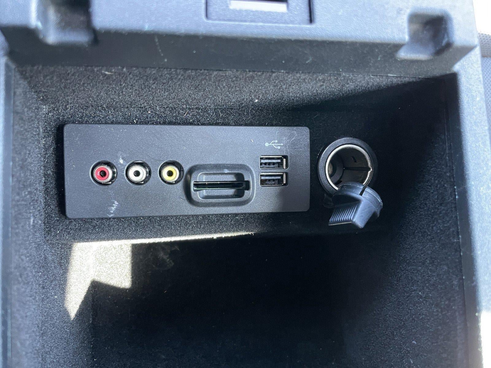 Used 2014 Lincoln MKS FWD image 32