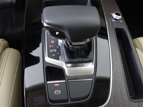 Certified 2025 Audi Q5 2.0T Premium Plus w/ Premium Plus Package image 20