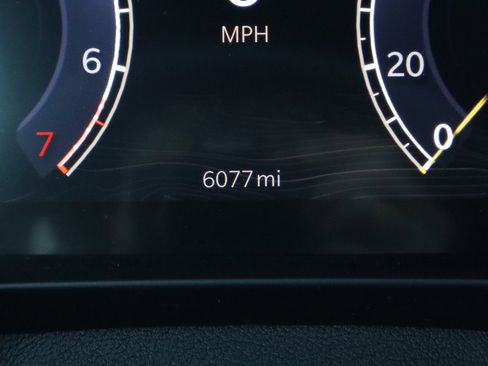 Used 2025 Jeep Grand Cherokee L Altitude image 34