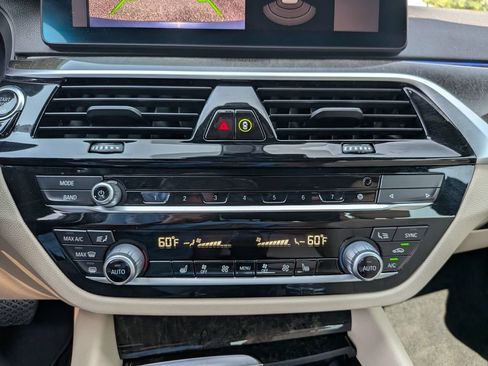 Used 2022 BMW 530i xDrive w/ Convenience Package AWD/4WD image 23