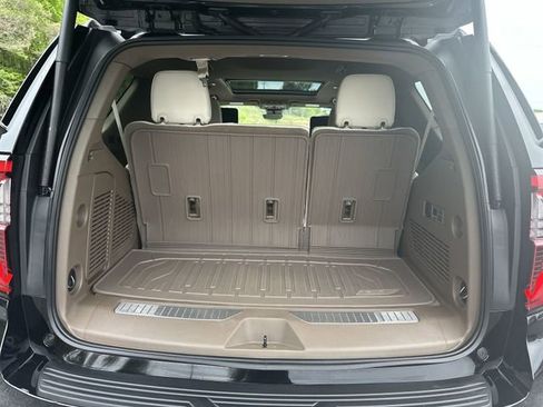 Used 2025 GMC Yukon Denali w/ Denali Reserve Package AWD/4WD image 24