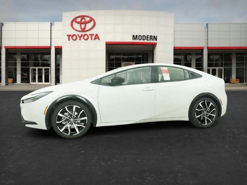 New 2026 Toyota Prius Plug-In Hybrid image 11