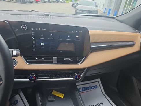 Used 2025 Chevrolet Equinox ACTIV w/ Safety and Technology Package AWD/4WD image 23