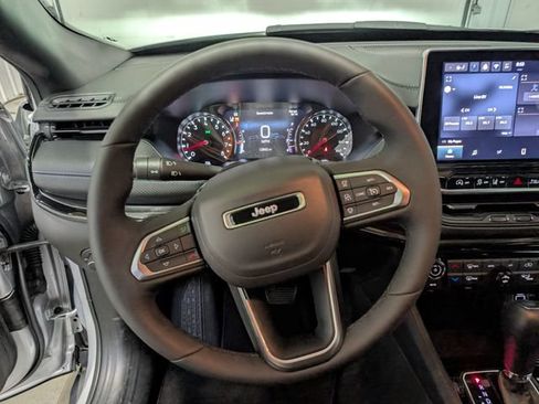 Used 2026 Jeep Compass Limited AWD/4WD image 16