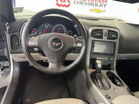 Used 2007 Chevrolet Corvette Coupe w/ Preferred Equipment Group RWD image 14