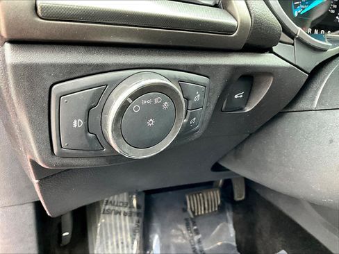 Used 2017 Ford Fusion SE w/ Equipment Group 201A FWD image 36