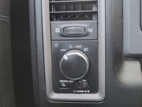 Used 2018 RAM 2500 Tradesman w/ Chrome Appearance Group AWD/4WD image 22