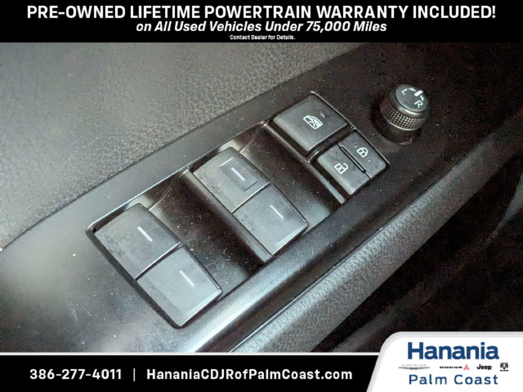 Used 2025 Toyota Camry XSE FWD image 24