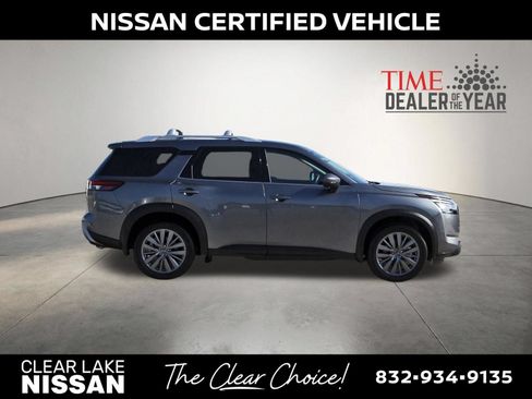 Certified 2025 Nissan Pathfinder SL w/ SL Premium Package FWD image 8