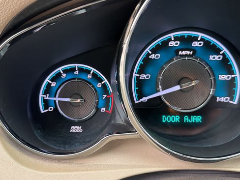 Used 2008 Chevrolet Malibu LTZ FWD image 11