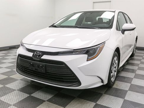 New 2026 Toyota Corolla LE FWD image 4