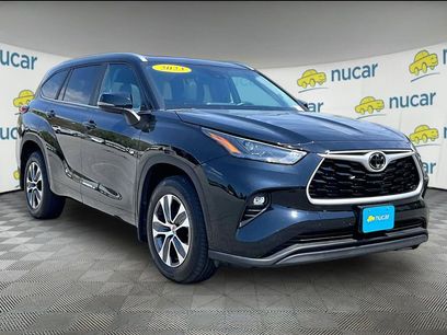 Used 2023 Toyota Highlander XLE
