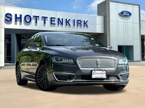 Used 2018 Lincoln MKZ Reserve w/ Climate Package FWD image 1