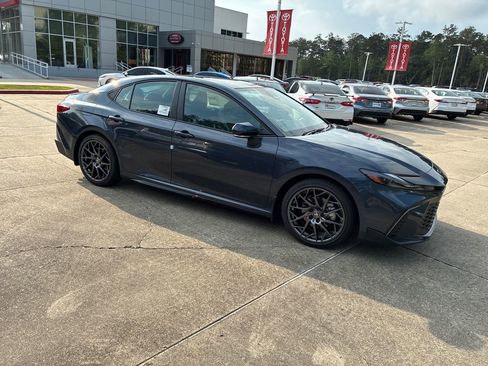 New 2026 Toyota Camry SE FWD image 9