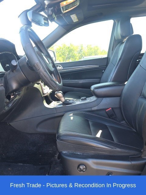Used 2016 Jeep Grand Cherokee Limited AWD/4WD image 11
