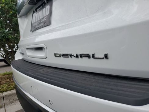 Used 2023 GMC Yukon XL Denali AWD/4WD image 8