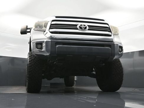 Used 2016 Toyota Tundra SR5 w/ SR5 Upgrade Package AWD/4WD image 45