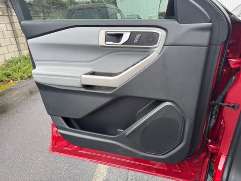 Used 2023 Ford Explorer XLT w/ Equipment Group 202A image 27