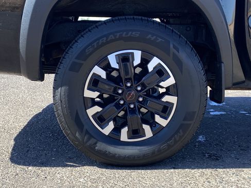 Used 2024 Nissan Frontier PRO-4X AWD/4WD image 11