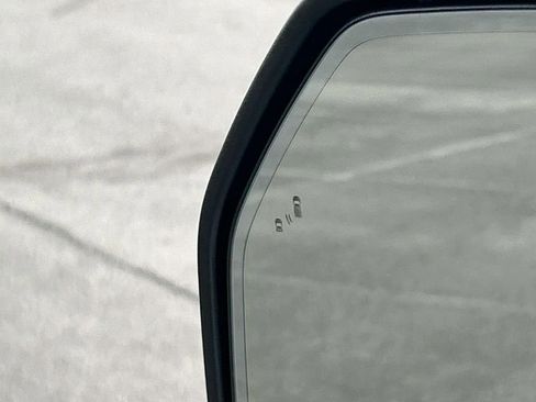 Used 2022 Ford F150 Lariat image 17