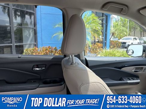 Used 2019 Honda Pilot Touring image 19
