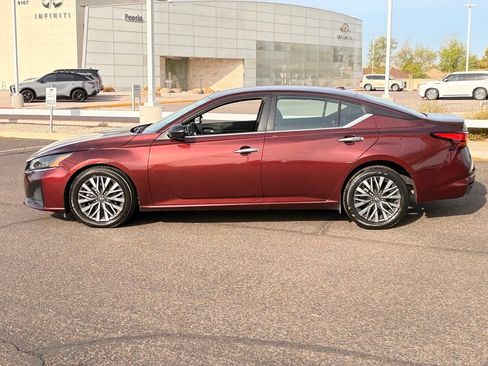 Certified 2024 Nissan Altima 2.5 SV FWD image 3