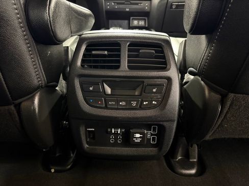 Used 2021 Honda Pilot Elite image 31