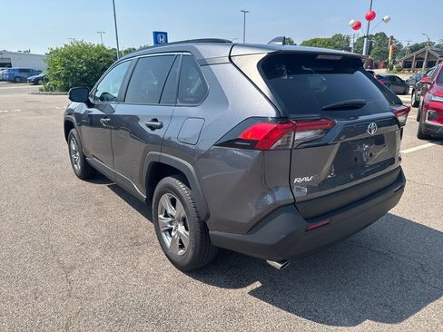 Used 2025 Toyota RAV4 XLE AWD/4WD image 5