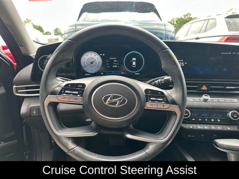 Used 2023 Hyundai Elantra Limited FWD image 4