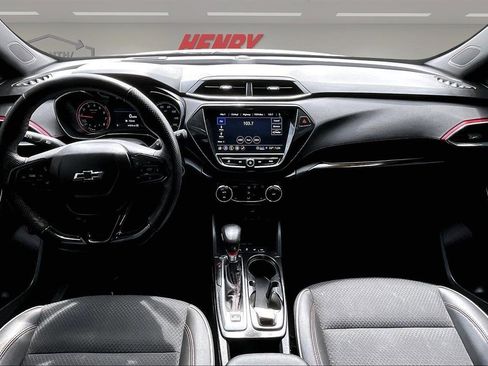 Used 2023 Chevrolet TrailBlazer RS w/ Sun and Liftgate Package image 8