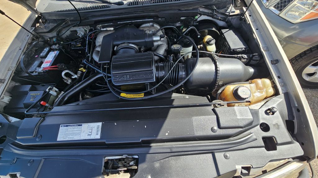 Used 2000 Lincoln Navigator 2WD image 5