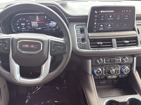 Used 2024 GMC Yukon SLT w/ SLT Luxury Package AWD/4WD image 27