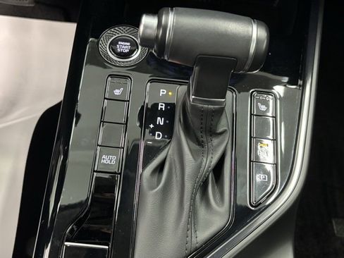 Used 2023 Kia Niro EX image 28