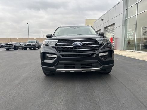 Used 2021 Ford Explorer XLT w/ Equipment Group 202A image 2