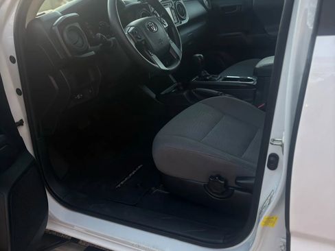 Used 2018 Toyota Tacoma SR image 42