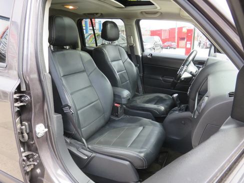Used 2016 Jeep Patriot High Altitude image 11