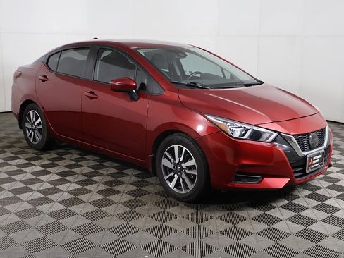 Used 2021 Nissan Versa SV image 2