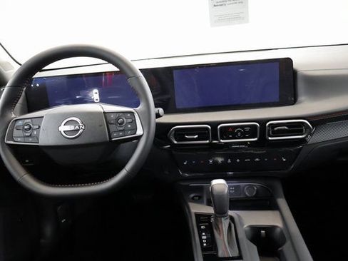 New 2026 Nissan Sentra SR w/ SR Premium Package FWD image 15