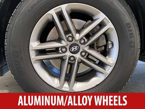 Used 2017 Hyundai Santa Fe Sport w/ 2.4L Tech Package 04 AWD/4WD image 7