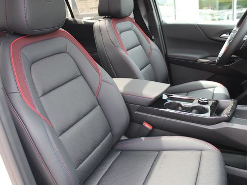 New 2026 Chevrolet Equinox RS w/ Convenience Package III FWD image 16