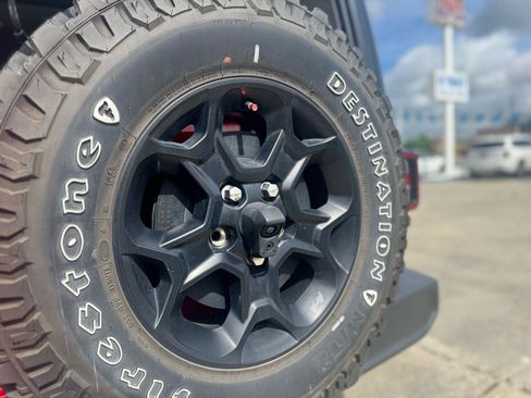 Used 2023 Jeep Wrangler Unlimited w/ Cold Weather Group AWD/4WD image 33