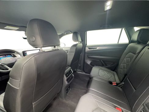 Used 2024 Volkswagen Atlas Cross Sport SE w/ Black Wheel Package FWD image 23