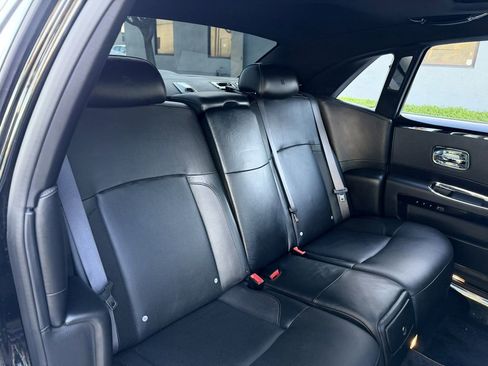 Used 2014 Rolls-Royce Ghost RWD image 32
